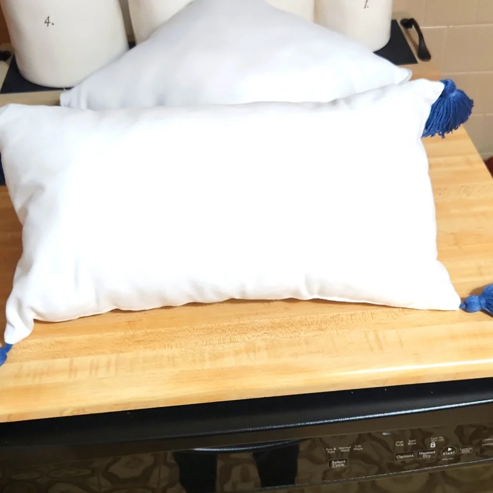 Two Pillow Bundle - Picture 5 of 6